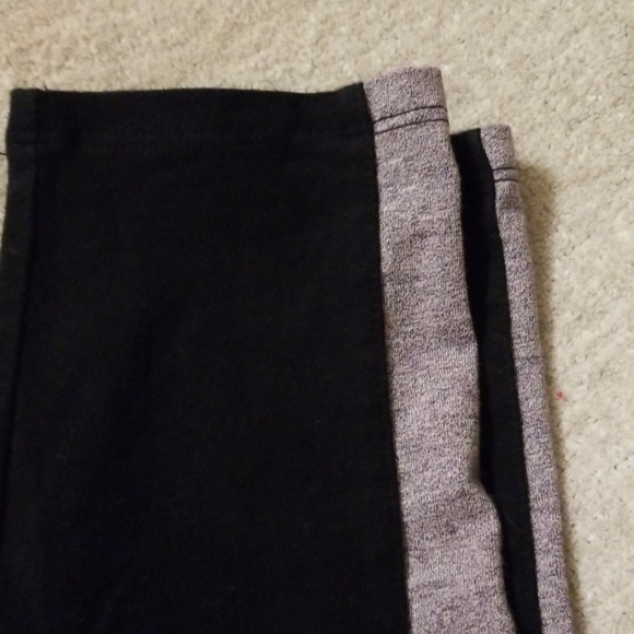 VS PINK | Black Skinny Leggings Purple Stripes - Picture 3 of 4